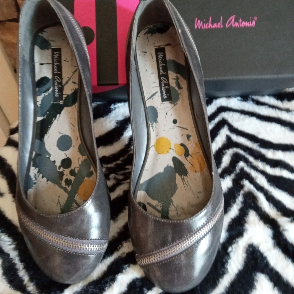 Michael Antonio leather slip on flats